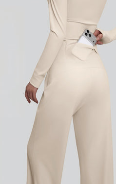 Loose and Straight Yoga Pants with a Waist Pocket