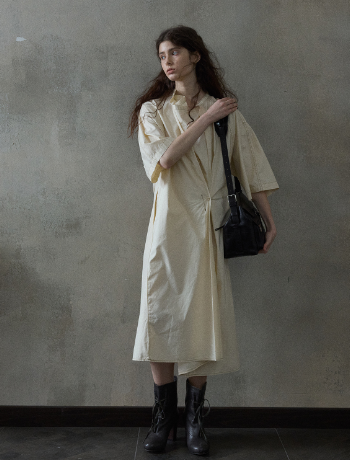 A Comprehensive, Fashionable, Close-fitting And Casual Button-neck Women's Dress