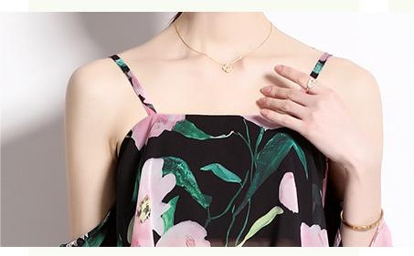 Holiday Snowstorm Spun Printed Halter with a Line Neck Top and Long Skirt Two-Piece Set