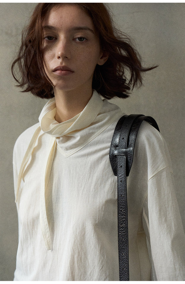 A Stylish, Casual, Simple And Slimming Commuting Blouse