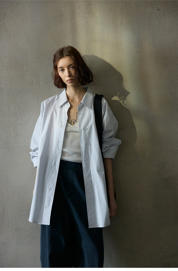 A Loose And Fashionable Button Mid-length Sleeved cotton Commuting Blouse