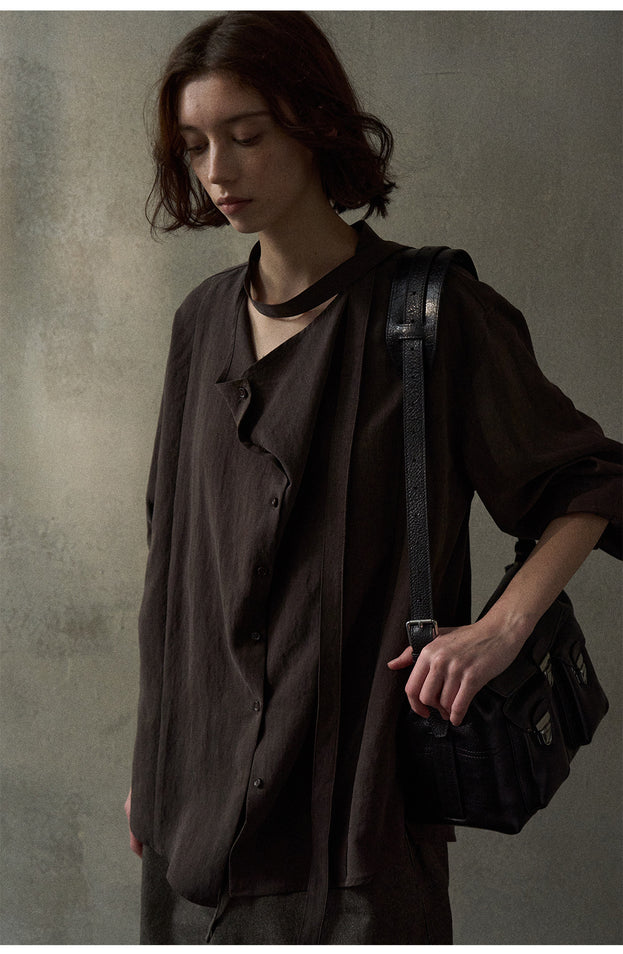 A Casual And Laid-Back With A Tencel Ribbon And Collar Women's Blouse