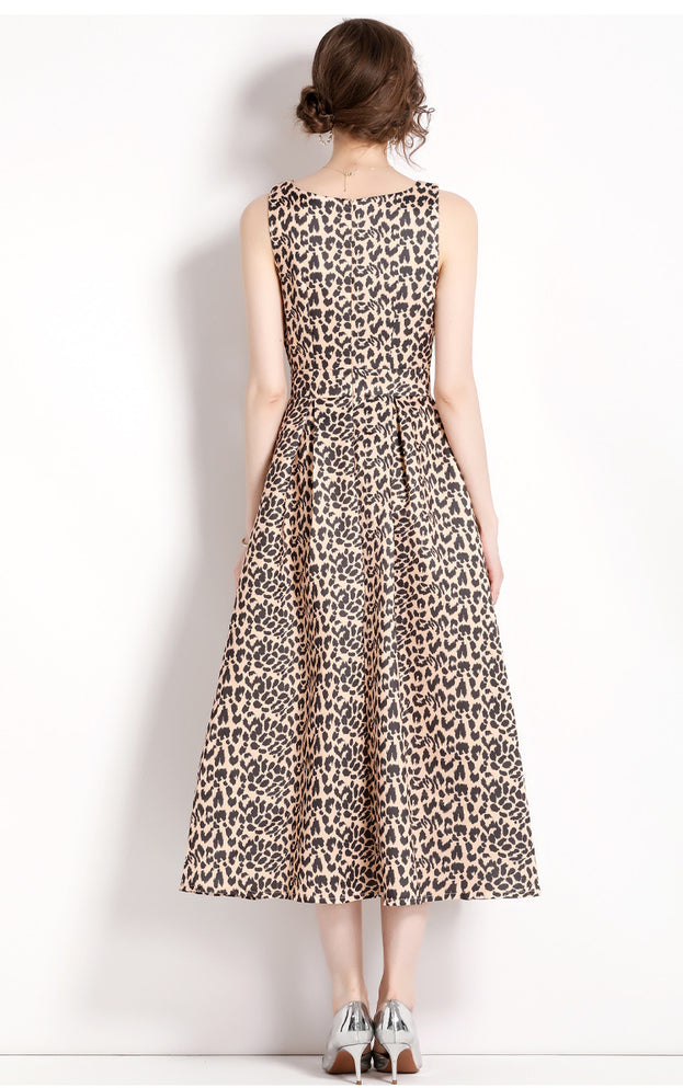 Vintage Leopard Print Sleeveless, High-Waisted Dress with Slim Waist and Full Skirt