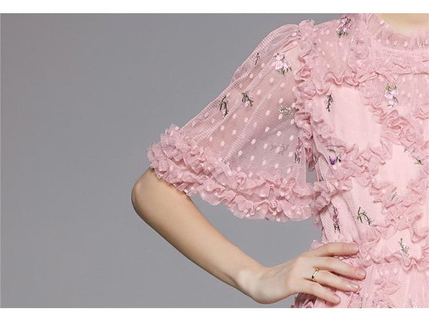 Floral Mid-Skirt Dress with Embroidered High Waist and Peplum Temperament in Pink