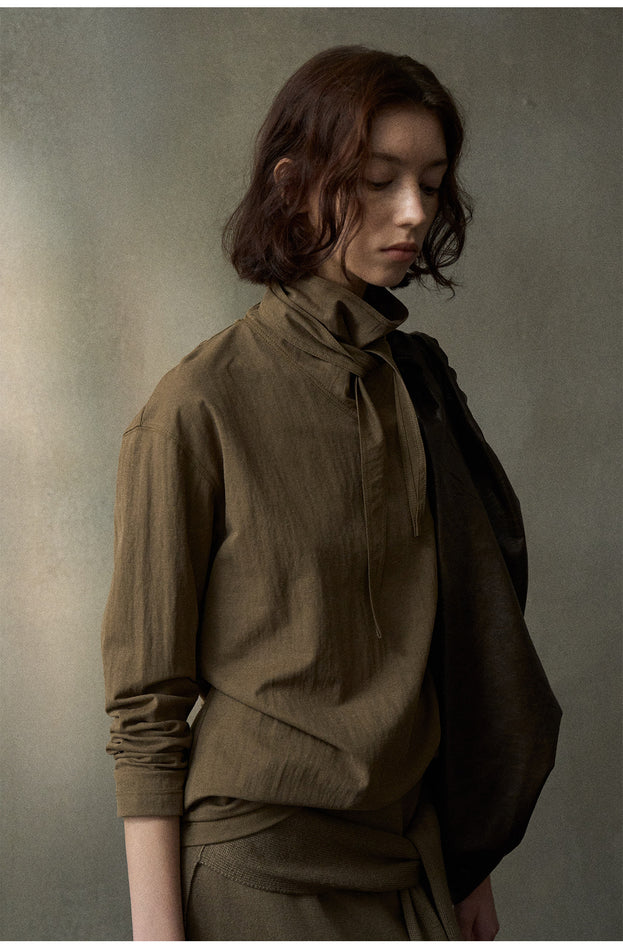 A Stylish, Casual, Simple And Slimming Commuting Blouse
