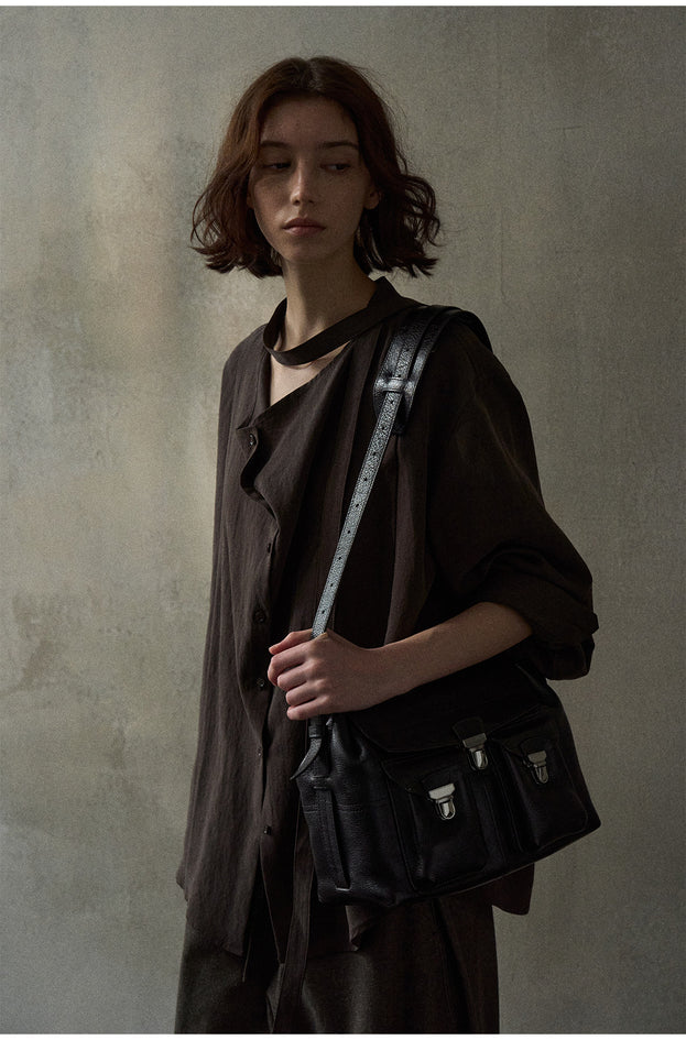 A Casual And Laid-Back With A Tencel Ribbon And Collar Women's Blouse