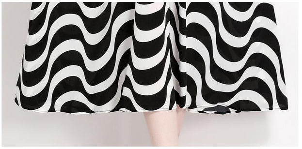 V-Neck Short Sleeve Waist Slimming Large Skirt Black and White Striped Dress