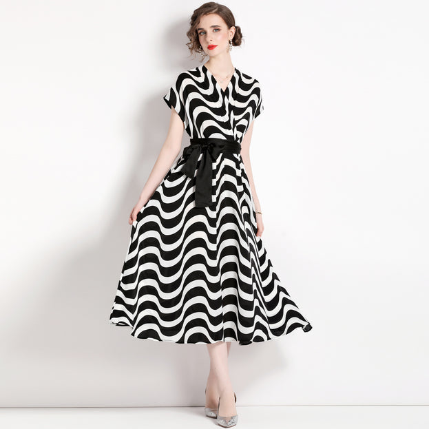 V-Neck Short Sleeve Waist Slimming Large Skirt Black and White Striped Dress