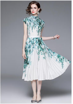 Senior Design Sense Floral Top Skirt Two-Piece Set