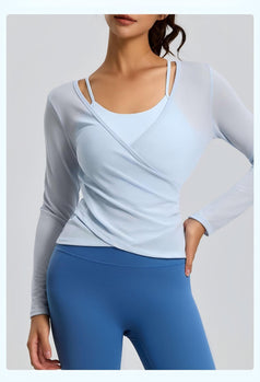 Long-Sleeved Halter Top Two-Piece Set with Underwire Yoga Top