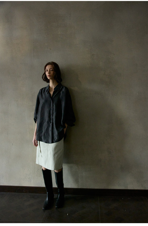 A Weathered And Aged, Slimming, Simple And Versatile Commuting Skirt