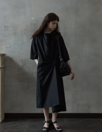 A Comprehensive, Fashionable, Close-fitting And Casual Button-neck Women's Dress