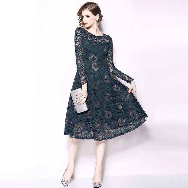 Silm-Fit Lace Dress