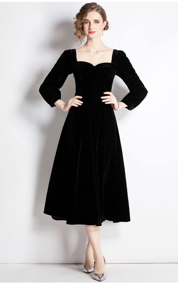 Velvet Dress with Square Neck and Long Sleeves